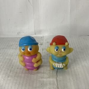 Lot Of 2 Vintage Hasbro 1985 Glo Worm Finger Puppet Toys Glow in the Dark